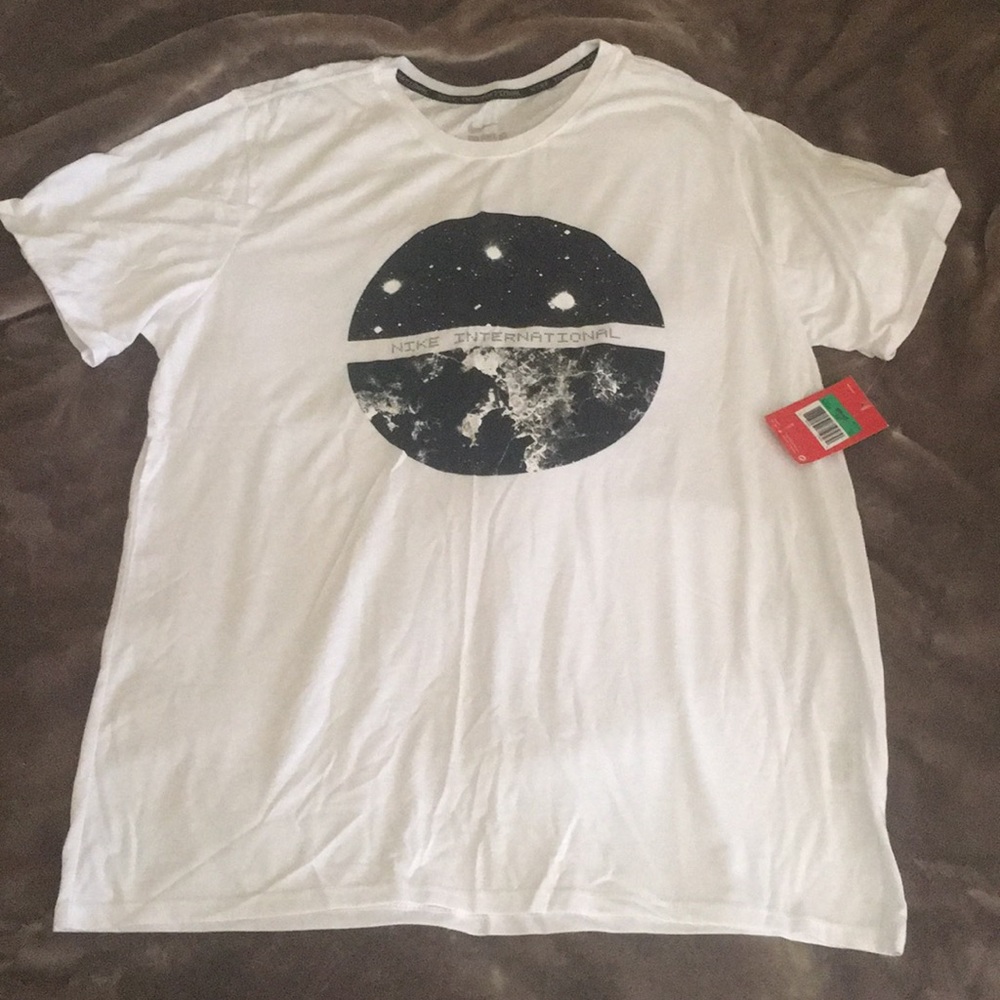 Nike International Men’s XL T-shirt